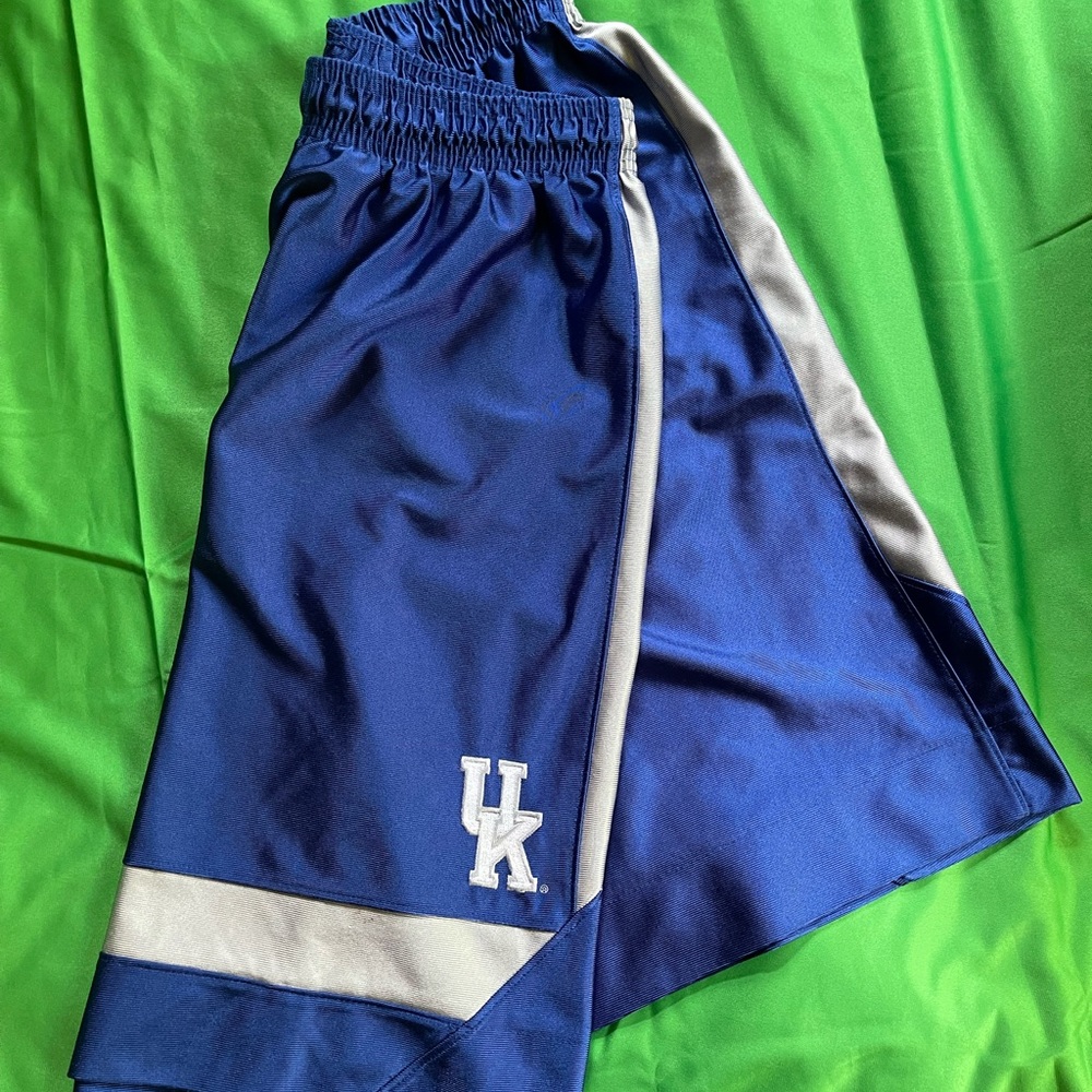 NIKE UNIVERSITY OF KENTUCKY BASKETBALL SHORTS. Old school - Picture 4 of 4